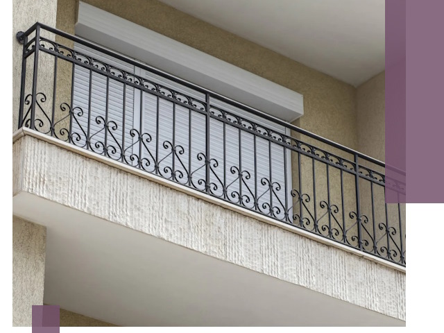 Балконные ограждения из металла и стекла в Домодедове для домов