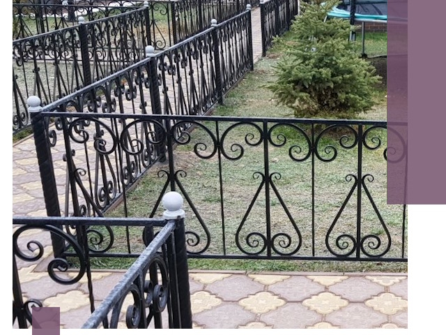 Кованые газонные ограждения под ключ в Домодедове